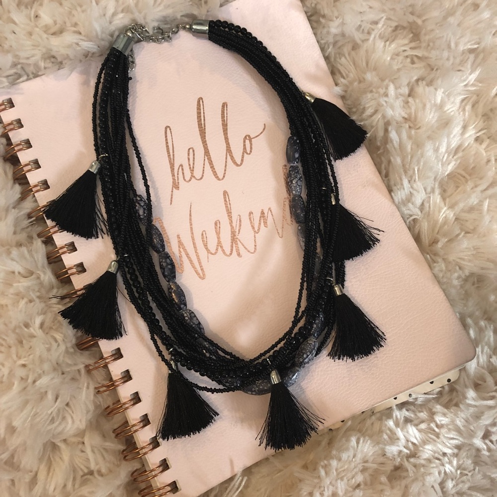 Beaded Tassel Necklace! 🖤 - Picture 3 of 5